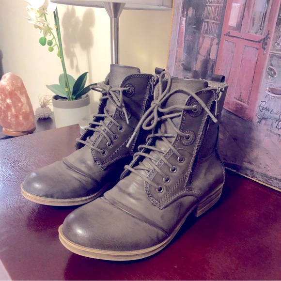 American Rag combat boot size 8. Greyish Purple color. - Picture 2 of 9